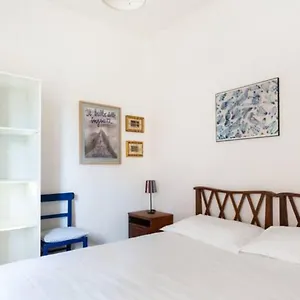 https://la-casa-dei-poeti.hotelitalianriviera.com